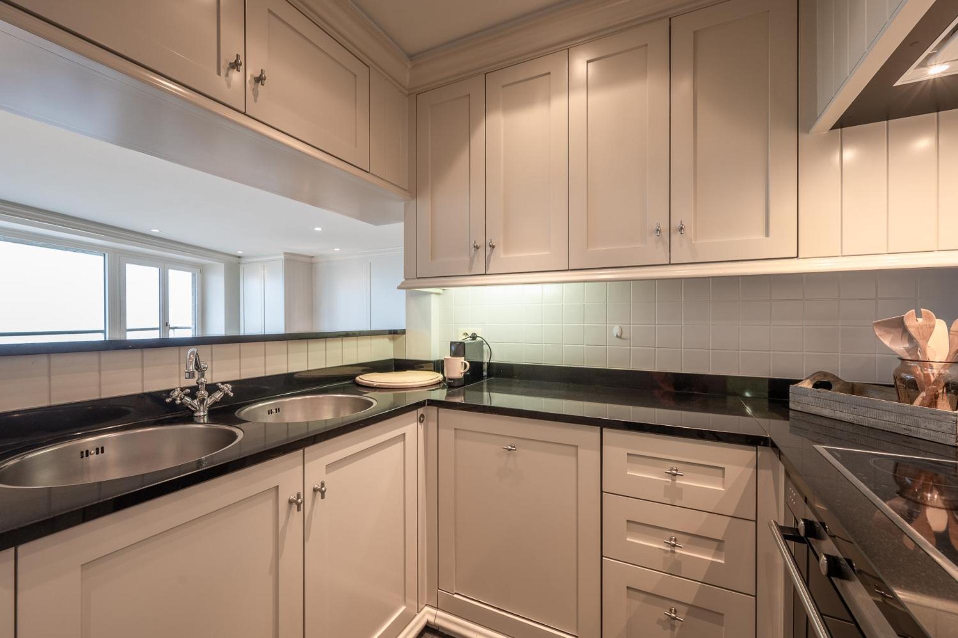 Appartementen Op De Zeedijk In Knokke Op De 3E En 4E Verdieping Van Logie Marie Exterior foto